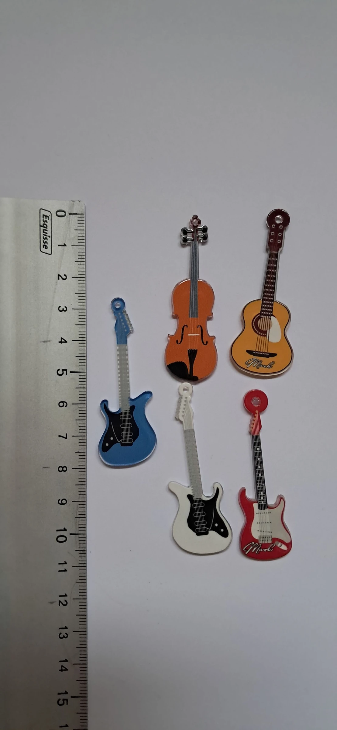5 breloques acrylique guitares  – photo 2